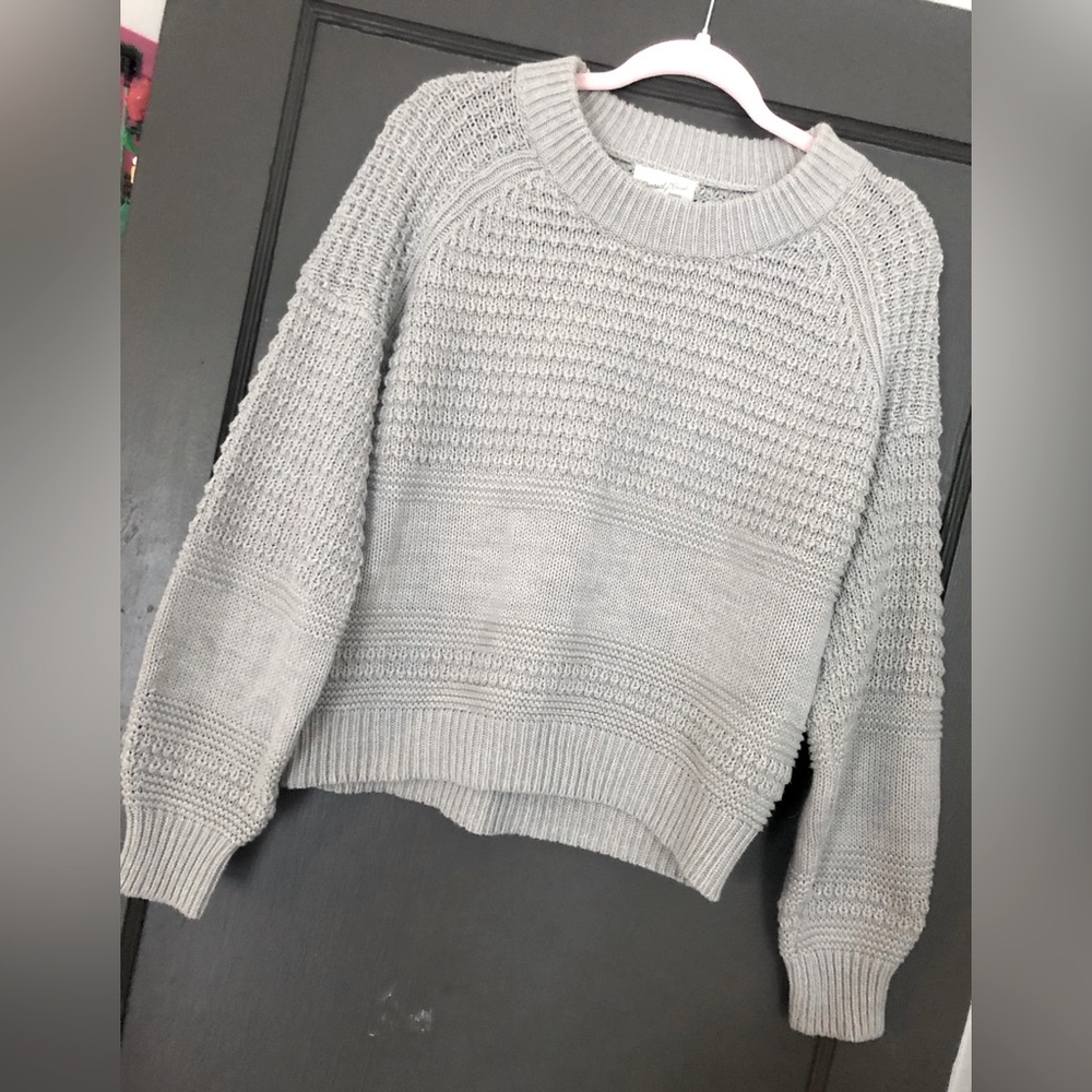 Universal thread women’s knit gray sweater, size large